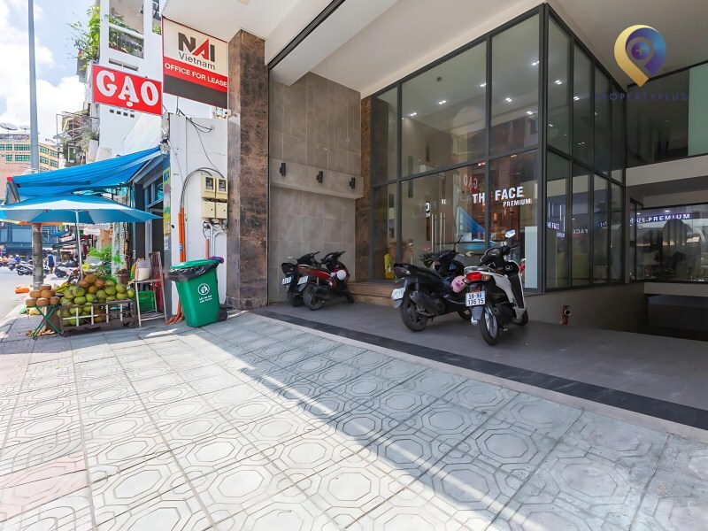 Zeta Trần Khắc Chân